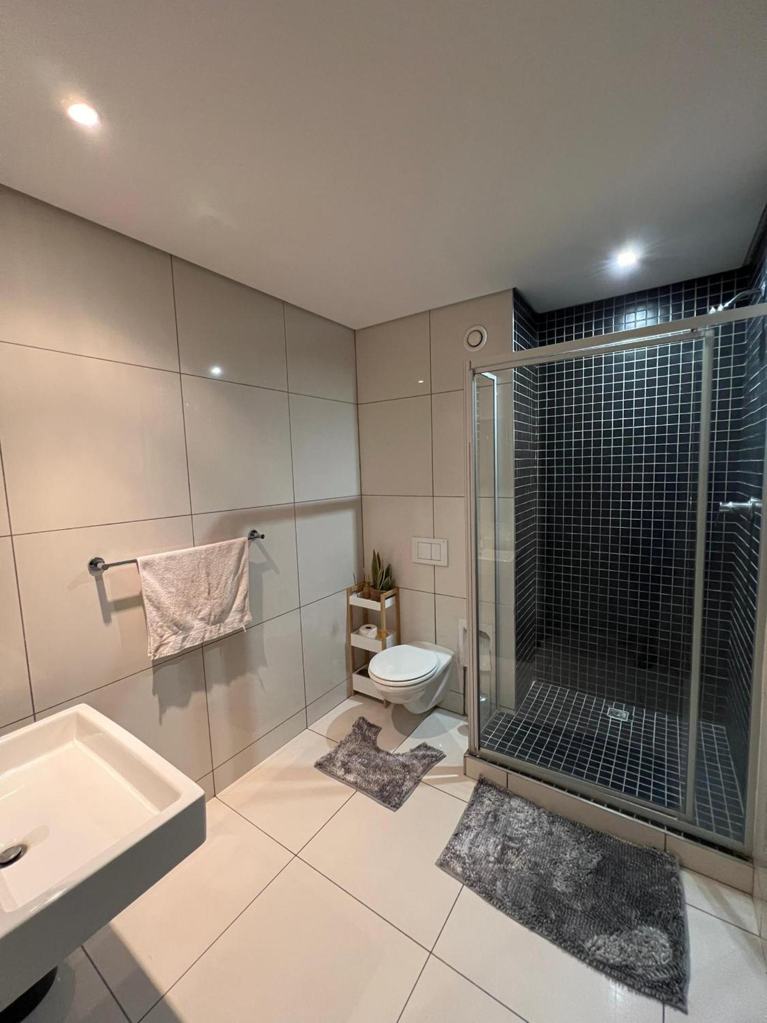 Cosy Apartment In The Heat Of The City Windhoek Exteriör bild